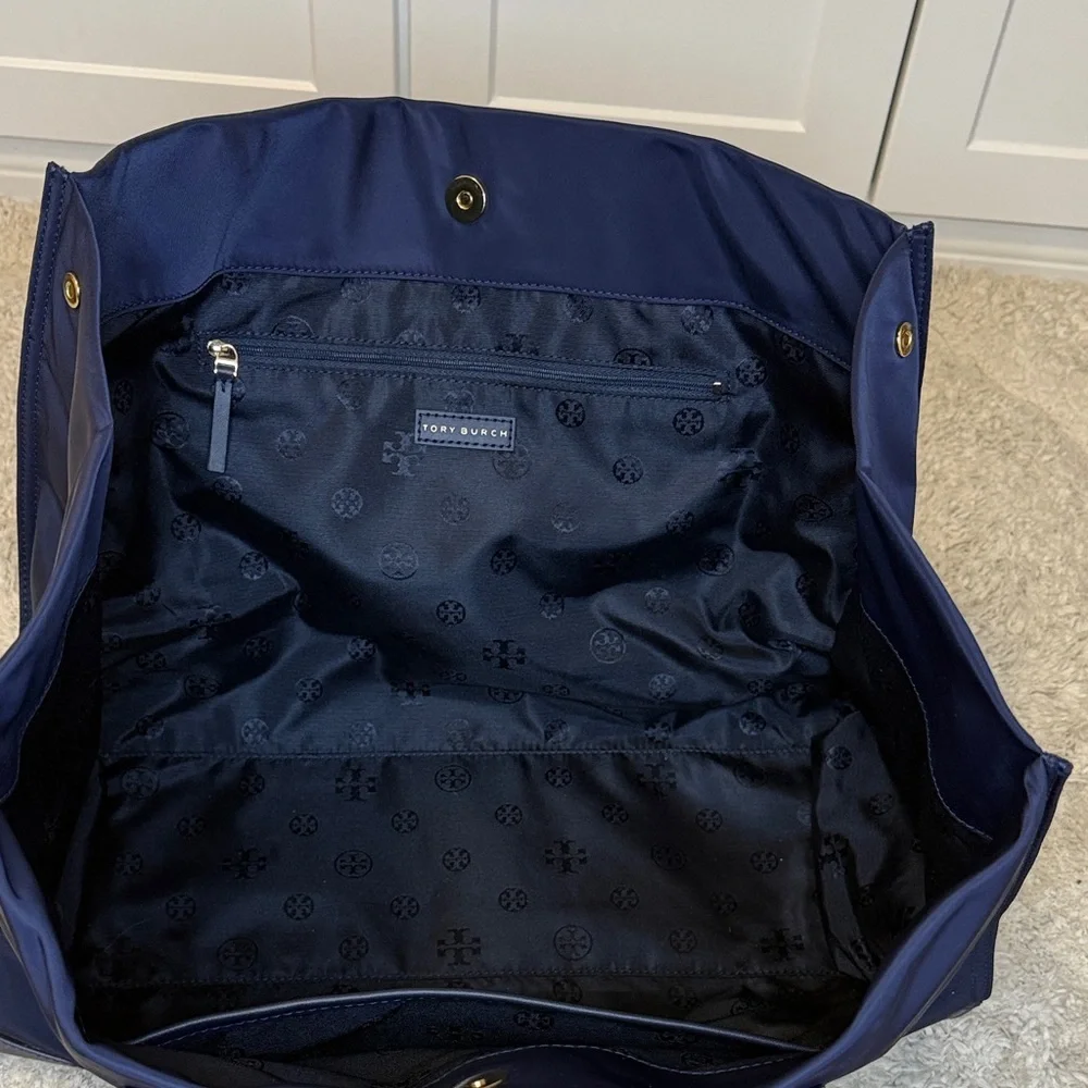 NWOT Tory Burch Midnight Blue Ella Nylon Tote - Picture 10 of 13